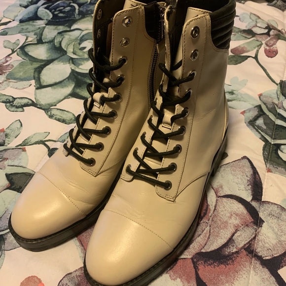 White leather Michael Kors combat boots - Picture 2 of 8